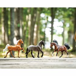Breyer 1055 children's toy figure