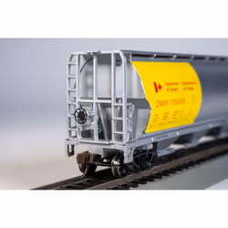 Bachmann Trains  Canadian 4 Bay Cylindrical Grain Hopper  Government of Canada  Yellow  HO Scale