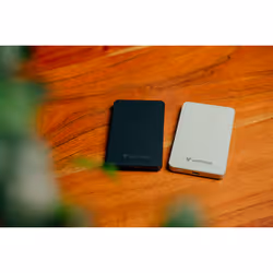 Verbatim Charge 'n' Go Essentials Magnetic Wireless Power Bank 5000 mAh Black - Additional view 5