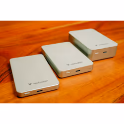 Verbatim Charge 'n' Go Essentials Magnetic Wireless Power Bank 10000 mAh Green - Additional view 7