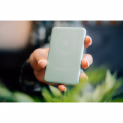 Verbatim Charge 'n' Go Magnetic Wireless Power Bank 5000mAh Green - Additional view 6