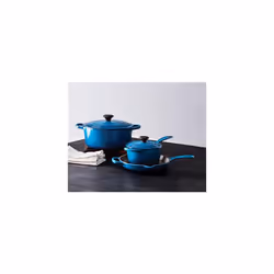 Le Creuset Enameled Cast Iron Signature Iron Handle Skillet  9"""" (1-3/8 qt.)  Marseille