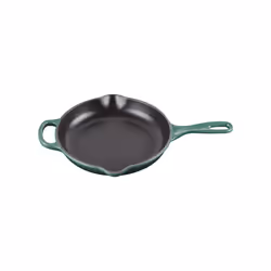 Le Creuset Signature Cast Iron Signature Iron Handle Skillet  9"""" (1-3/8 qt.)  Artichaut