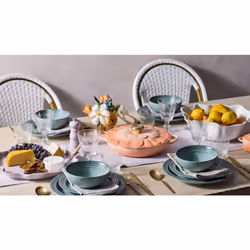 Le Creuset Signature Enameled Cast Iron Petal Braiser  2.25qt.  Peche w/Light Gold Knob