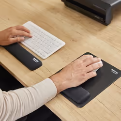 Fellowes Keyboard Wrist Rest Breyta Compact Keyboard Wrist Support with Antibacterial Protection Ergonomic Wrist Support Black - Additional view 3