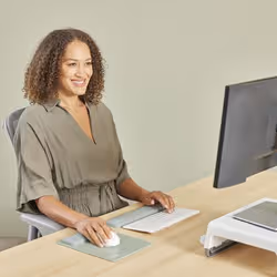 Fellowes Keyboard Wrist Rest Breyta Compact Keyboard Wrist Support with Antibacterial Protection Ergonomic Wrist Support Sage - Additional view 3