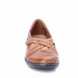 Clarks womens Ashland Spin Q loafers shoes  Tan  12 Wide US