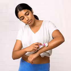 Gillette Venus ComfortGlide White Tea Scented Women's Disposable Razors  4 Count