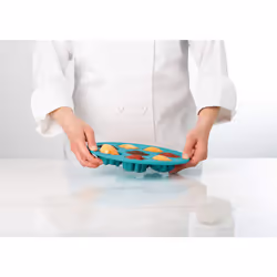 Trudeau Bakeware Cookie Pan Bunnies  9-Inch  Aqua