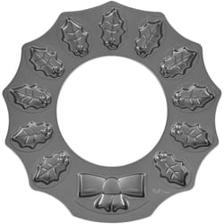 Wilton Holly Wreath Shaped NonStick Cookie Pan  12Cavity