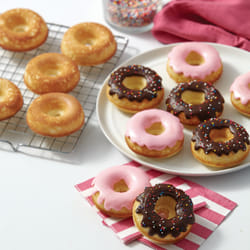 Wilton Donut Pan, 6-Cavity