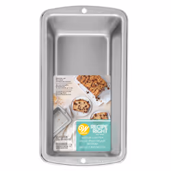 Wilton Recipe Right Medium Loaf Pan, 8.5 x 4.5-Inch