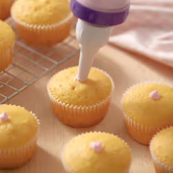 Wilton Dessert Decorator Plus Cake Decorating Tool, Cake Icing Tool