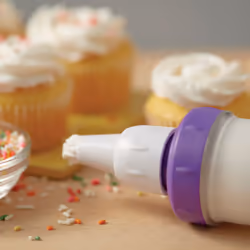 Wilton Dessert Decorator Plus Cake Decorating Tool, Cake Icing Tool