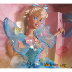 Mattel Songbird Barbie Doll w Real Singing Songbird Balances on Finger