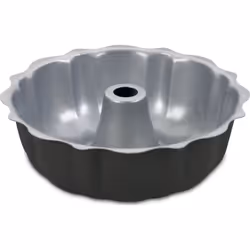 Cuisinart Chef's Classic Nonstick Bakeware 9-1/2-Inch Fluted Cake Pan Silver