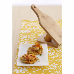 IMUSA USA Traditional Small Bamboo Tostonera/Plantain Masher