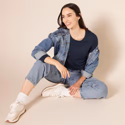 Amazon Essentials Women's Long-Sleeve Lightweight Crewneck Sweater Available in Plus Size  Navy  Large