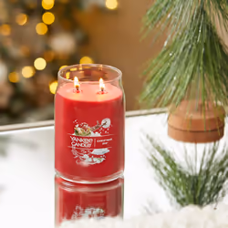 Yankee Candle Christmas Eve Scented  Signature 20oz Large Jar 2-Wick Candle  Over 60 Hours of Burn Time  Christmas | Holiday Candle