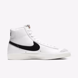 Nike CZ1055-100 athletic shoes Female
