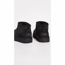 UGG Women's Classic Ultra Mini Boot  Black  08