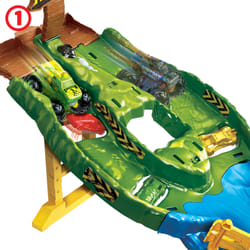Hot Wheels Monster Trucks Wreckin' Raceway Playset