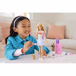Barbie Dreamhouse Adventures Doll and Accessories, 'Malibu' Travel Set with Puppy and 10+ Pieces Including Working Suitcase - Additional view 7