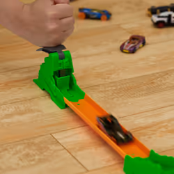 Hot Wheels Track Builder Toxic Super Jump