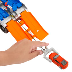 Matchbox Action Driver Tow & Repair Truck with 1:64 Scale Car