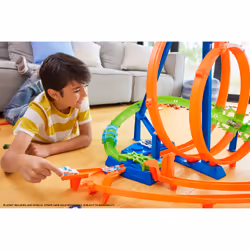 Hot Wheels Action Track Set with 5 Crash Zones, Motorized Booster and 1 Car