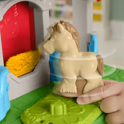 Fisher-Price Little People Friendly Horses Stable Toddler Playset with Sounds, 6 Play Pieces - Additional view 4