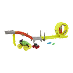 Hot Wheels Monster Trucks CHARGE & CHASE CHALLENGE