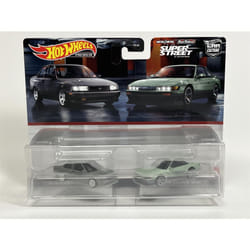 1991 Nissan Sentra SE R Nissan Silvia S13 Super Street Real Riders 1:64 Hot Wheels HYF04