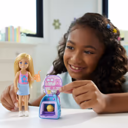 Barbie Chelsea Family & Friends Cupcake Baking Backpack Doll And Accessories - Additional view 7