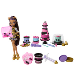 Monster High Scary Sweet Birthday Cake Kit with Clawdeen Wolf Doll and 20+ Decorating Accessories