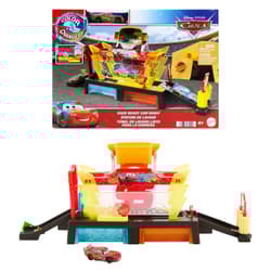 Disney Pixar Cars Disney and Pixar Cars Color Changers Race Ready Car Wash Playset & Color Changing Lightning McQueen