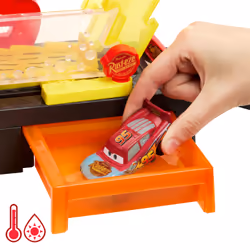 Disney Pixar Cars Disney and Pixar Cars Color Changers Race Ready Car Wash Playset & Color Changing Lightning McQueen - Additional view 5