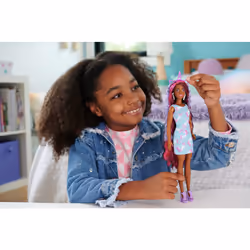 Barbie Fun & Fancy Doll and Accessories - Additional view 3