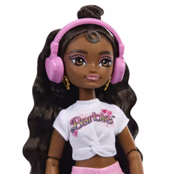 Barbie Dream Besties “Brooklyn” Roller Skating Fashion Doll