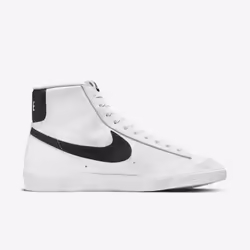 Nike DO1344-101 athletic shoes Female