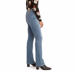 Levi's Womens Classic Bootcut Also Available In Plus Jeans  Stay Put  32 Regular US