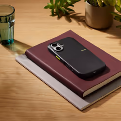 Apple Beats iPhone 17 Rugged Case with MagSafe and Camera Control – Everest Black - Additional view 3