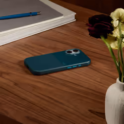 Apple Beats iPhone 17 Rugged Case with MagSafe and Camera Control – Rocky Blue - Additional view 3