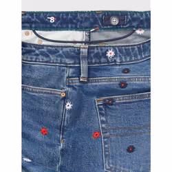 Tommy Hilfiger Women's Adaptive Tommy Embroidery Mom Fit Jean with Mag