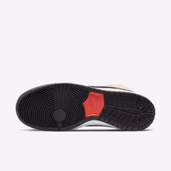 Nike DO9394-100