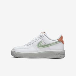 Nike DX3067-100 athletic shoes