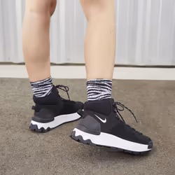 Nike DQ5601-001 Female