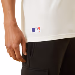 New Era Men's  MLB Left Chest Infill T-Shirt ~ "New York Yankees" cream - M