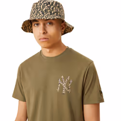 New Era Men's  MLB Left Chest Infill T-Shirt ~ "New York Yankees" olive - L