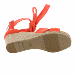 UGG Women's Yarrow Sandal  Red Pepper  6